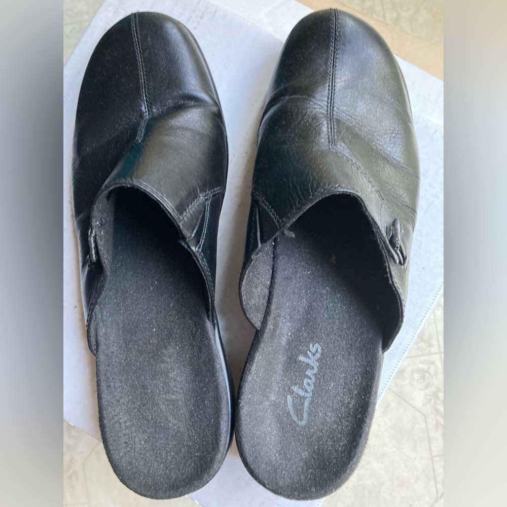 Clark’s Clogs - Picture 2 of 6